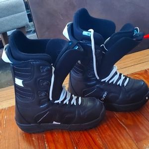 Burton Imprint Coco Snowboard Boots. Like new. Worn twice.